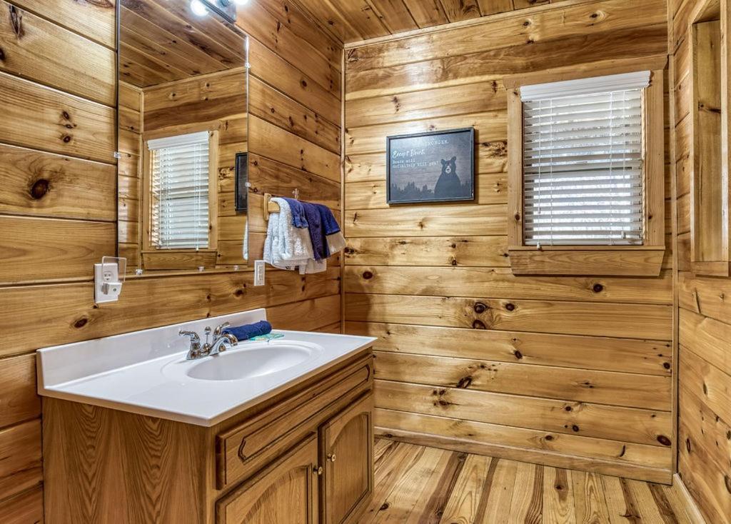 Wilderness Lodge, Hot Tub, Game Room, Pool Access, 1089 Free Tickets Each Paid Day, Dollywood And M Sevierville Exterior foto